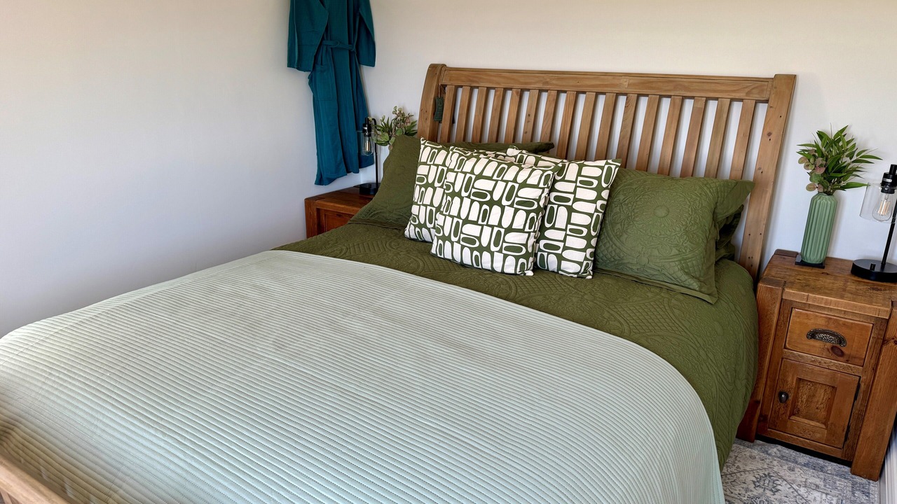 Photo of Bedroom in Helford Passage