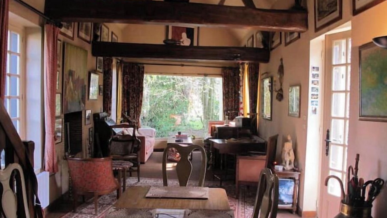 Photo of Livingroom in Saint-Denis-le-Ferment