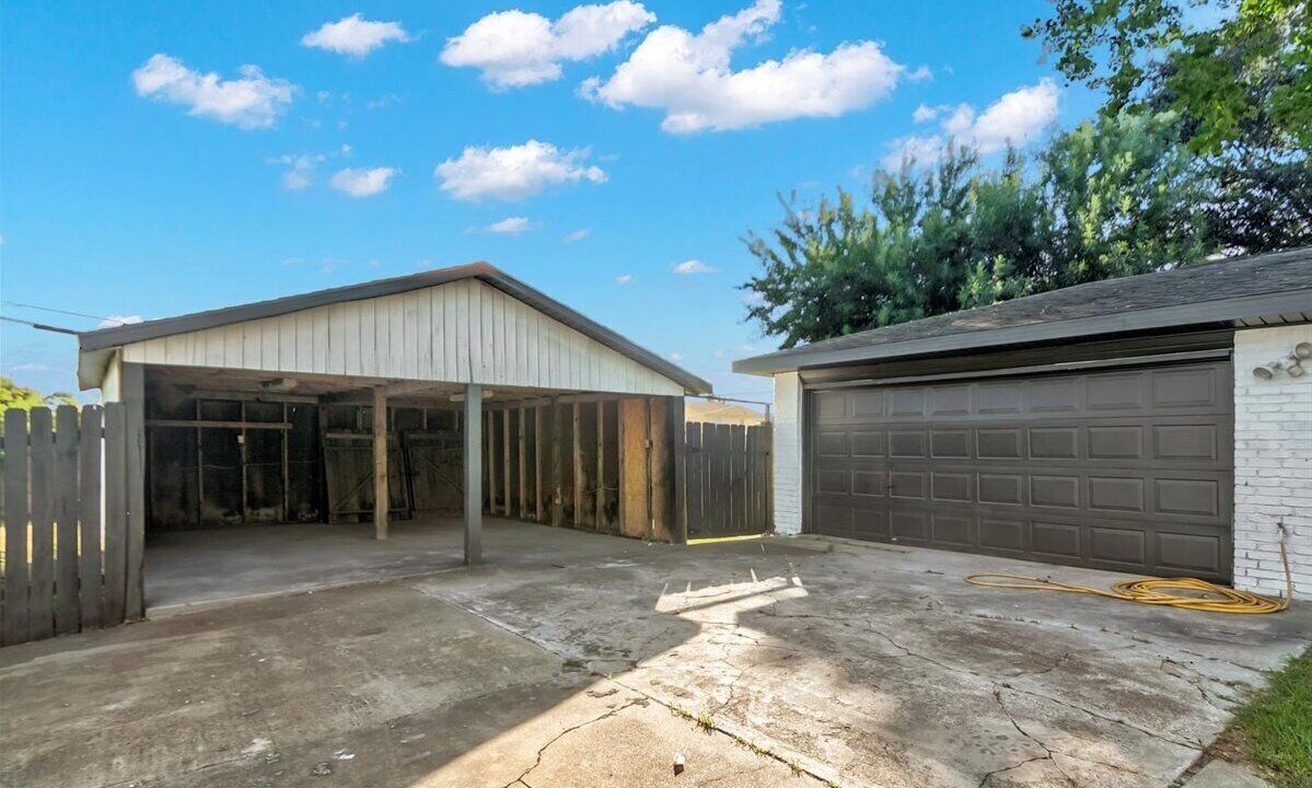 Photo of Outdoor in Groves