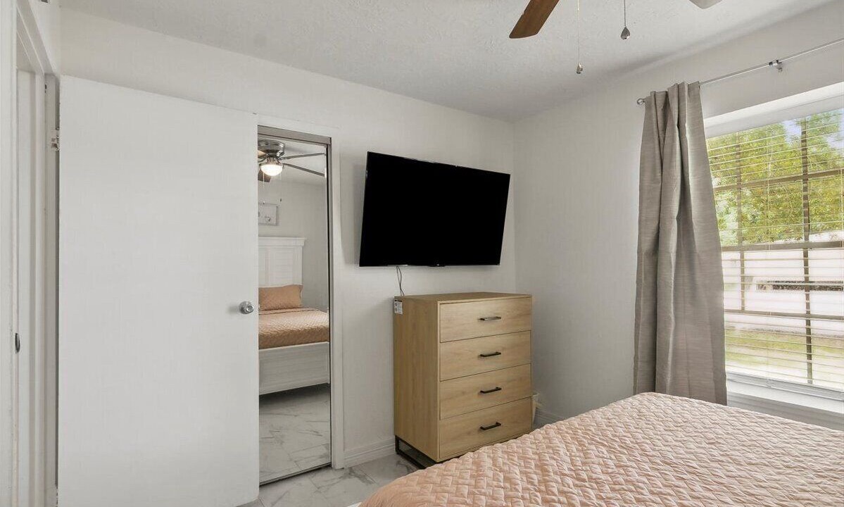 Photo of Bedroom in Groves