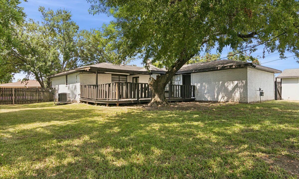 Photo of Outdoor in Groves