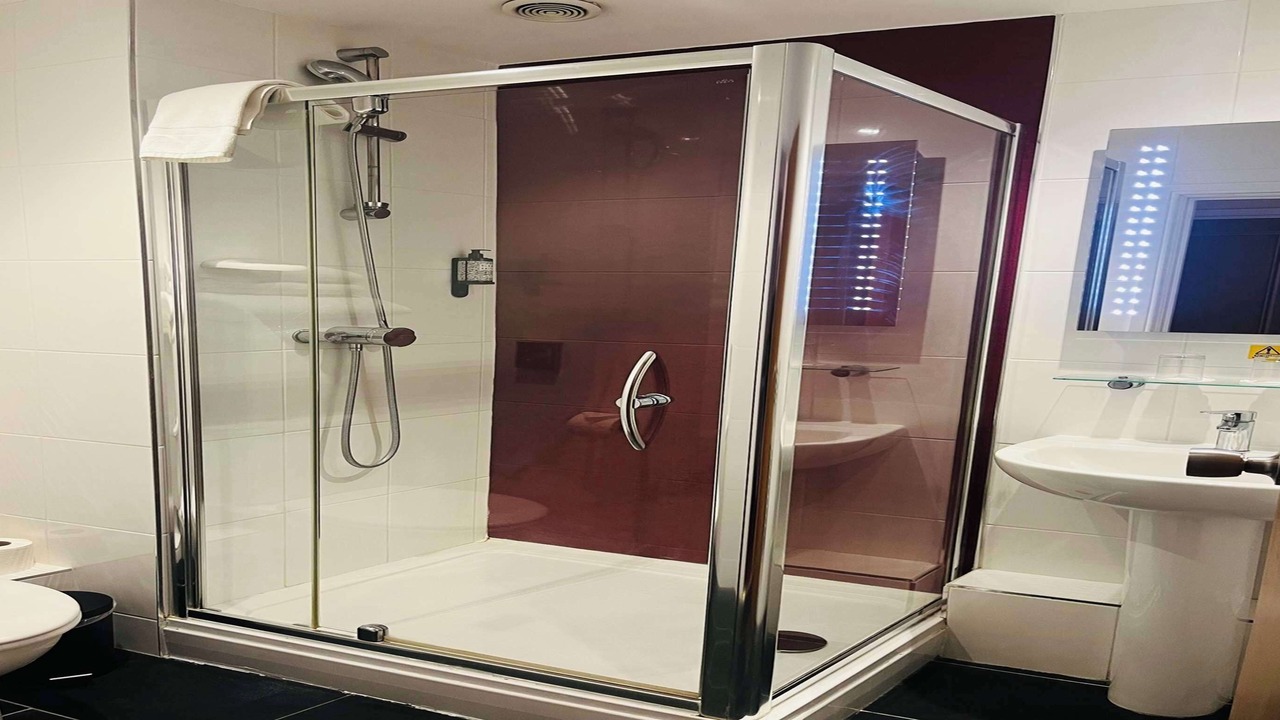 Photo of Others in Calcot