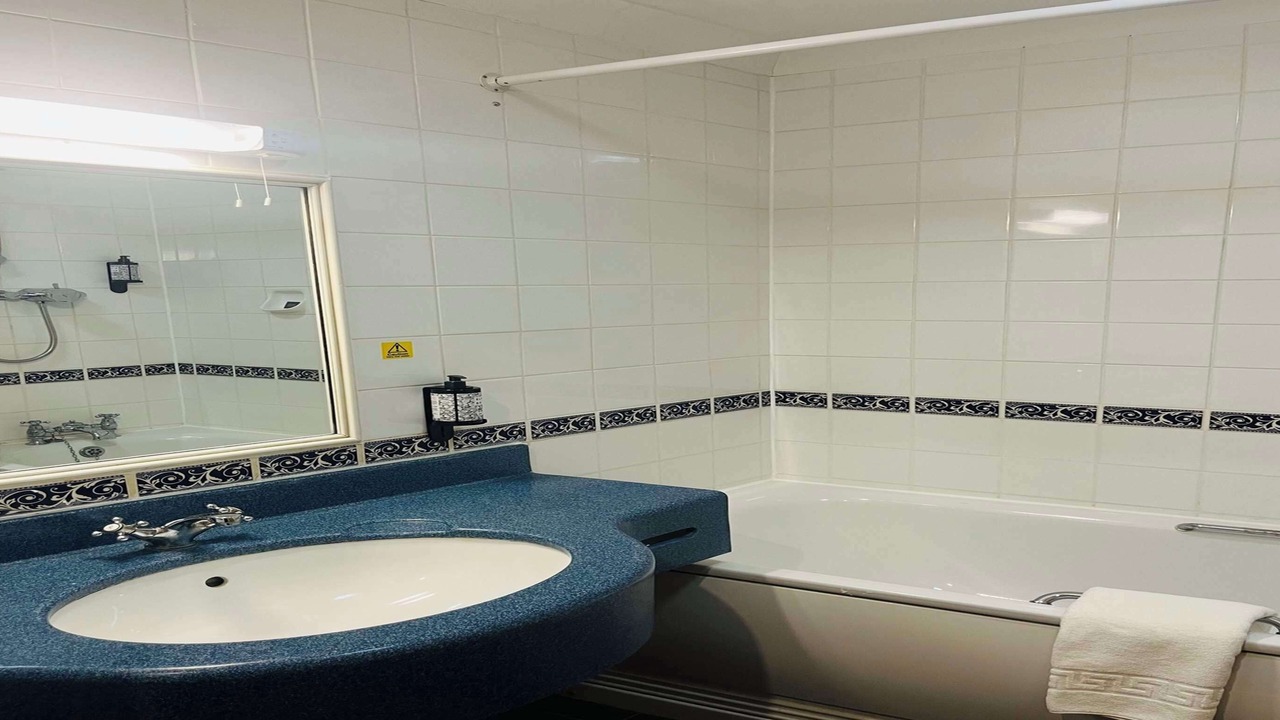 Photo of Others in Calcot