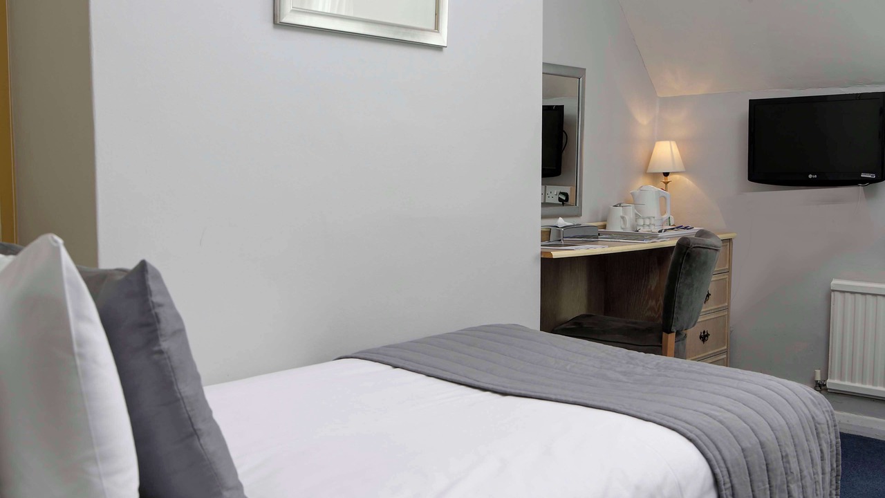 Photo of Bedroom in Calcot