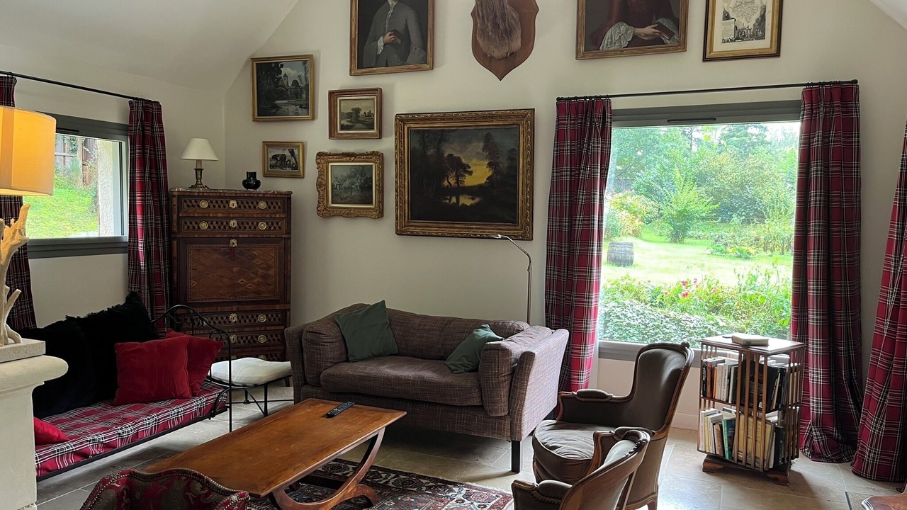 Photo of Livingroom in Saint-Ouen-les-Vignes