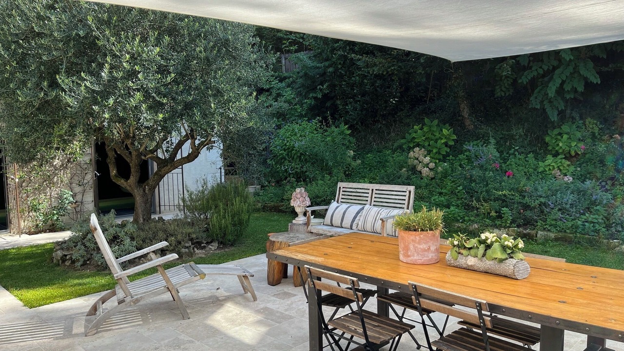 Photo of Outdoor in Saint-Ouen-les-Vignes