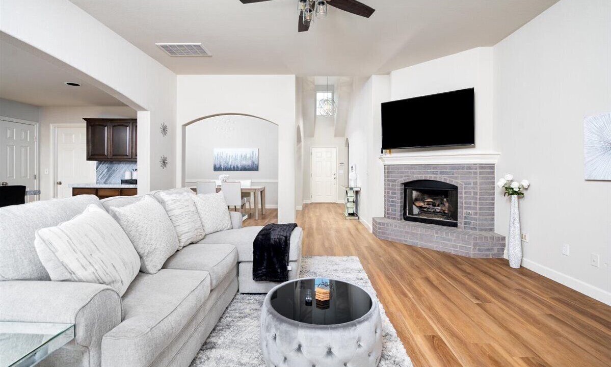 Photo of Livingroom in Bixby