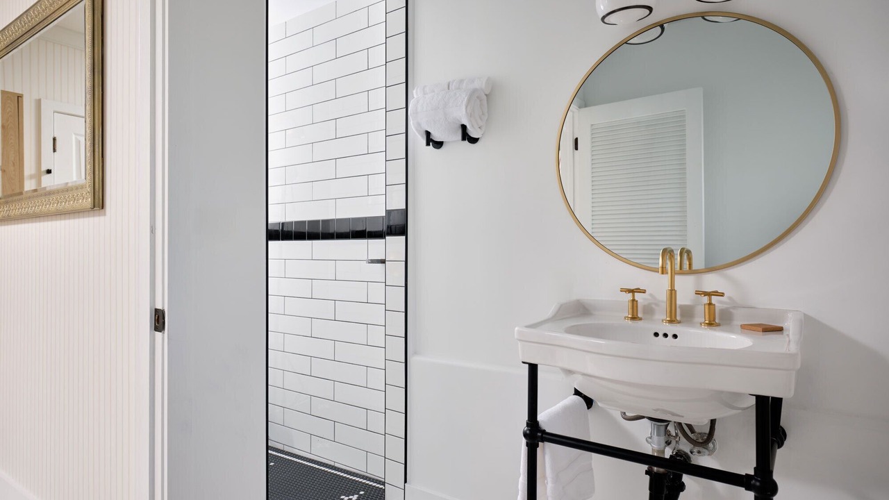 Photo of Bathroom in Wailuku