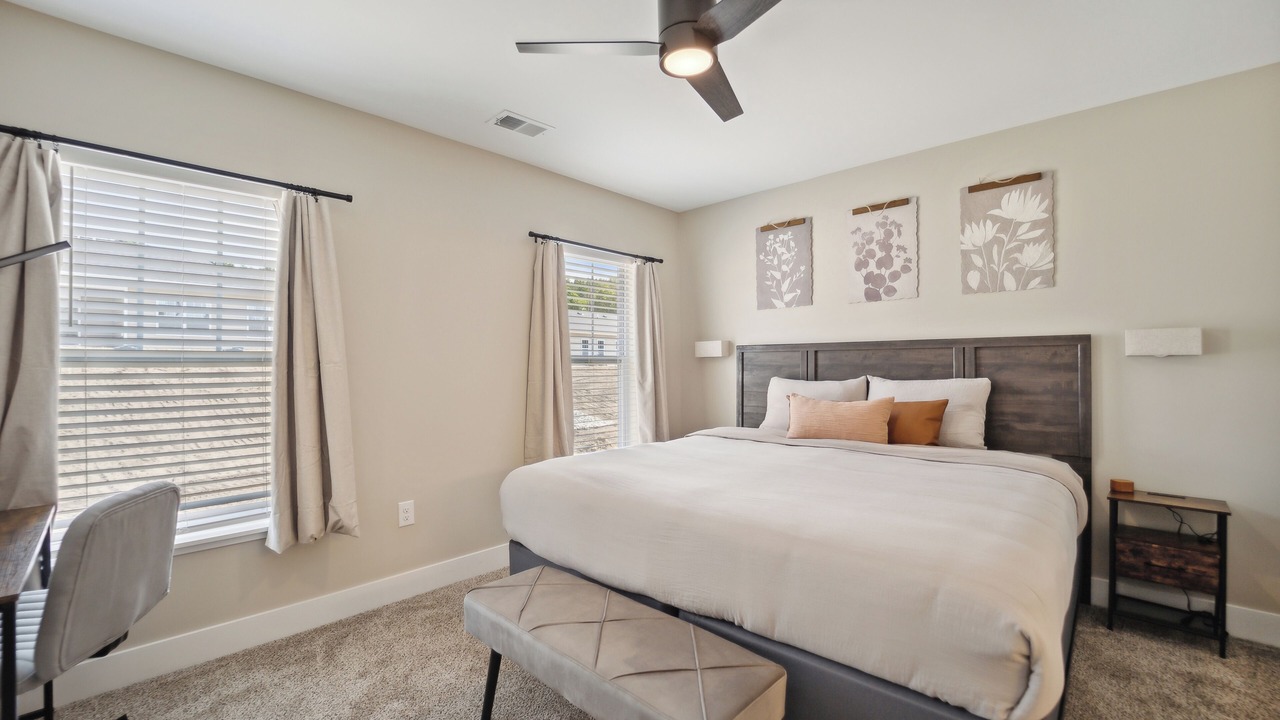 Photo of Bedroom in Acme