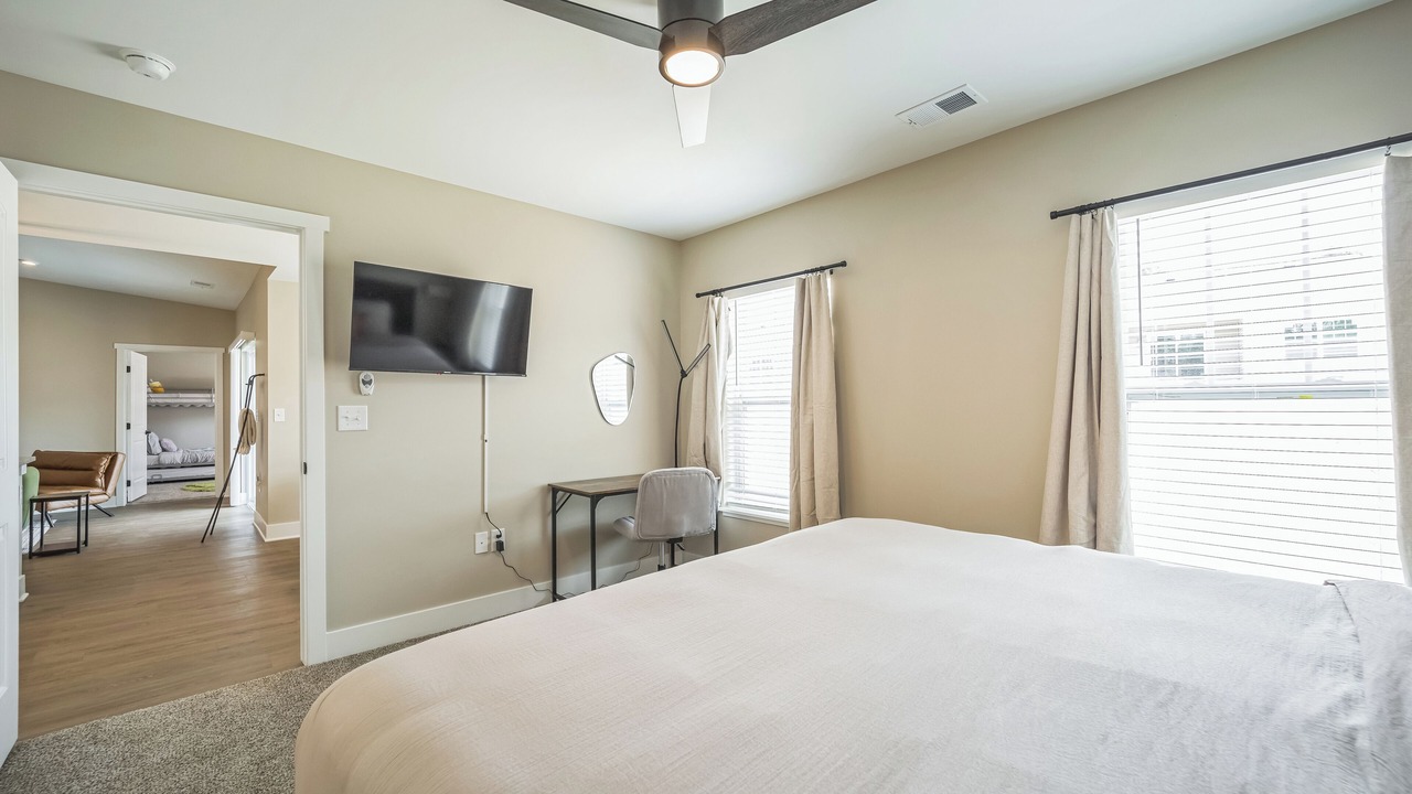 Photo of Bedroom in Acme