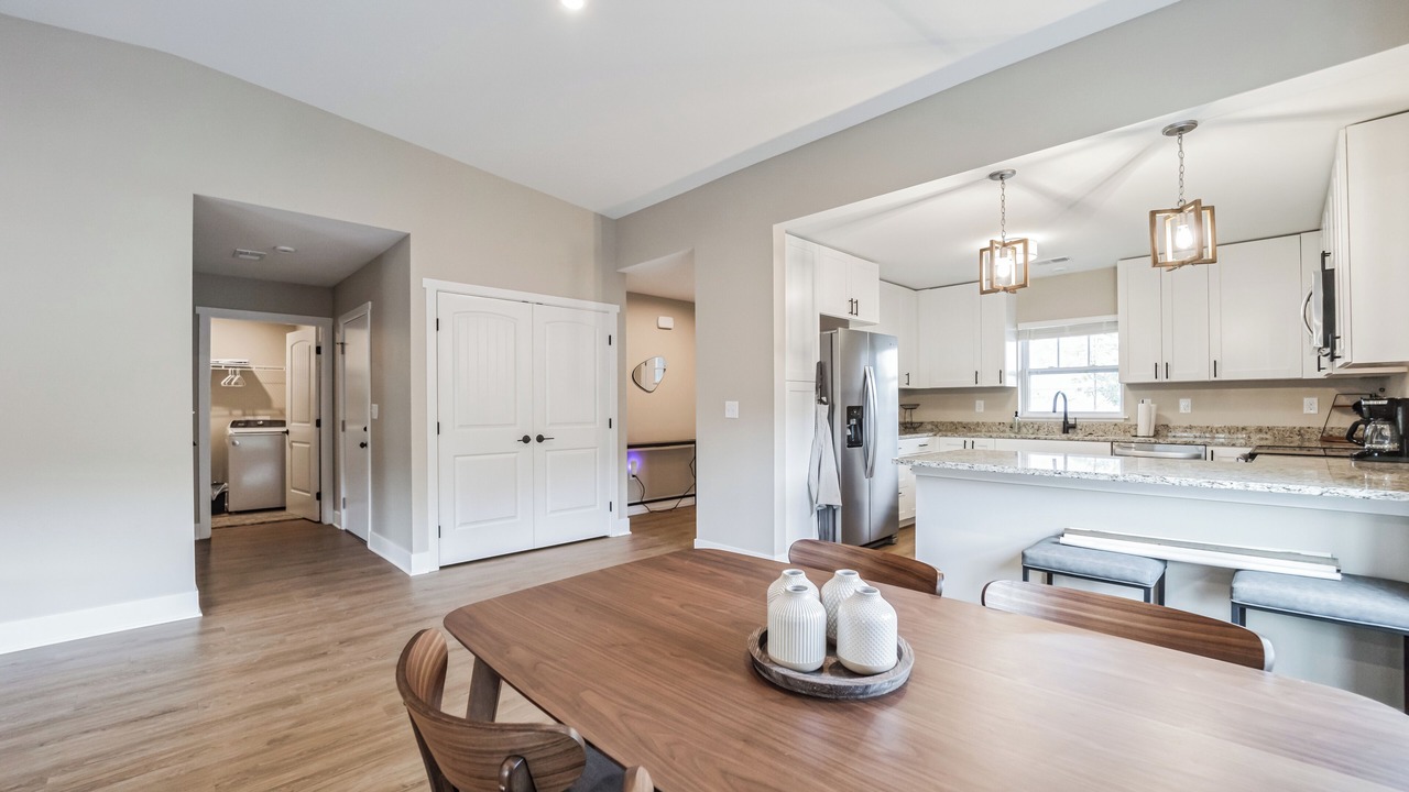Photo of Bedroom in Acme
