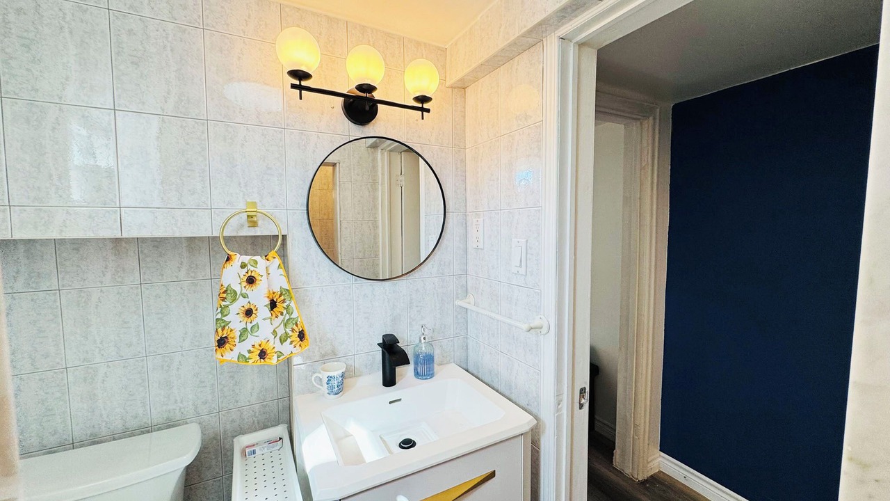 Photo of Bathroom in Woodbine Gardens