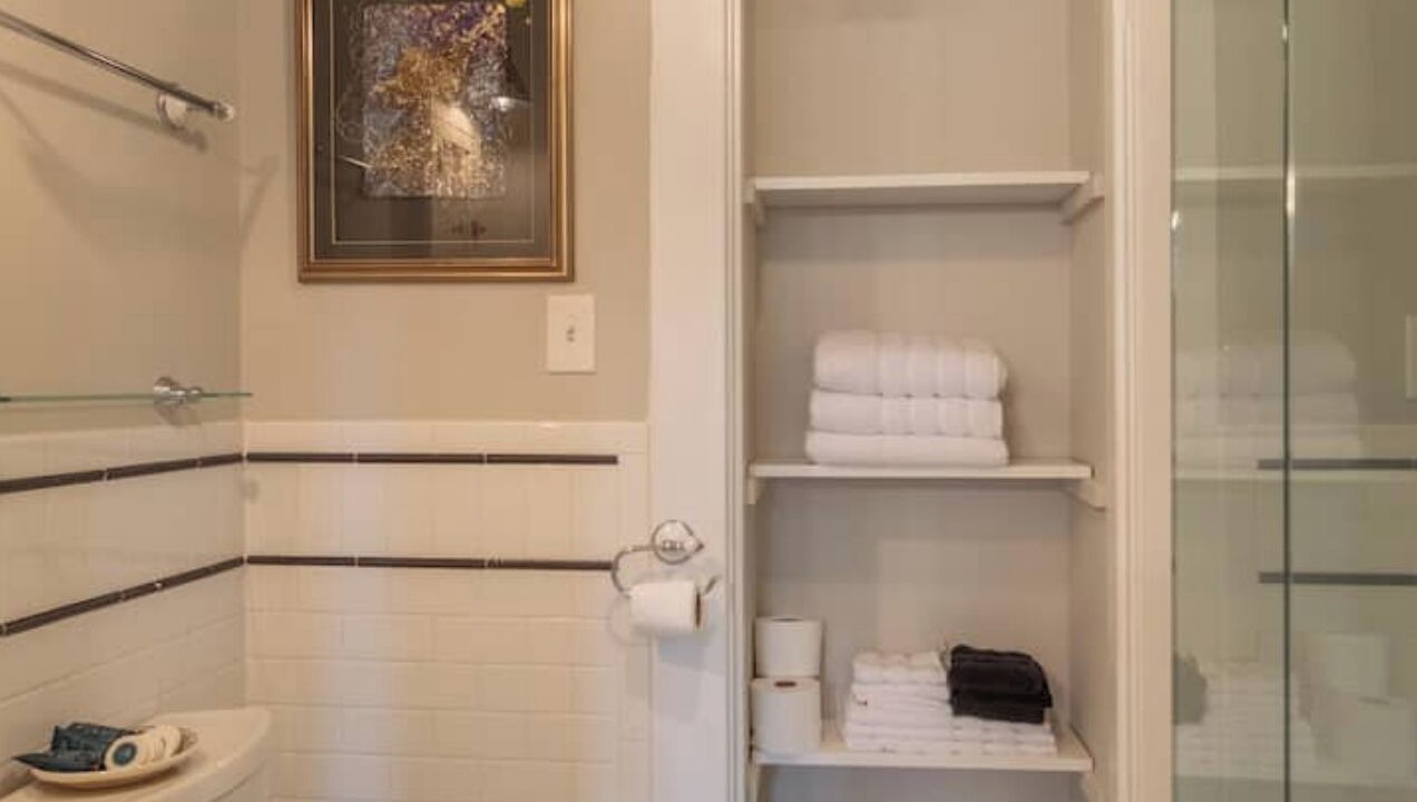 Photo of Bathroom in Central Gardens