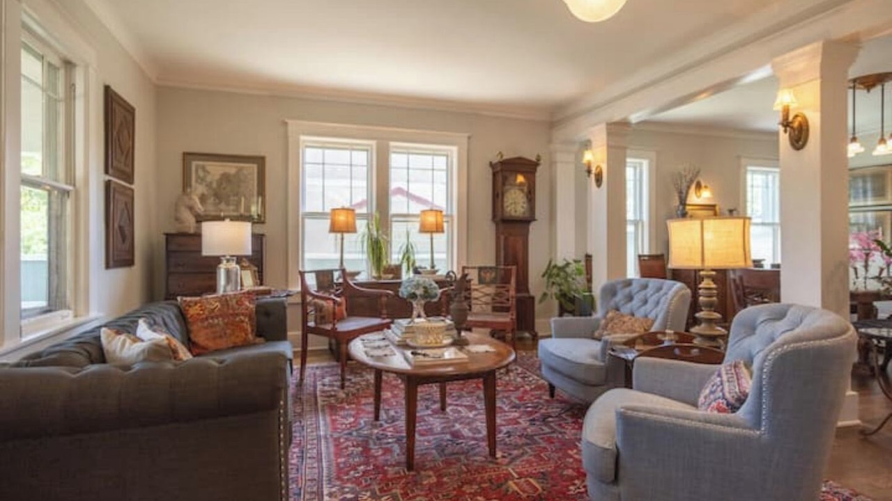 Photo of Livingroom in Central Gardens