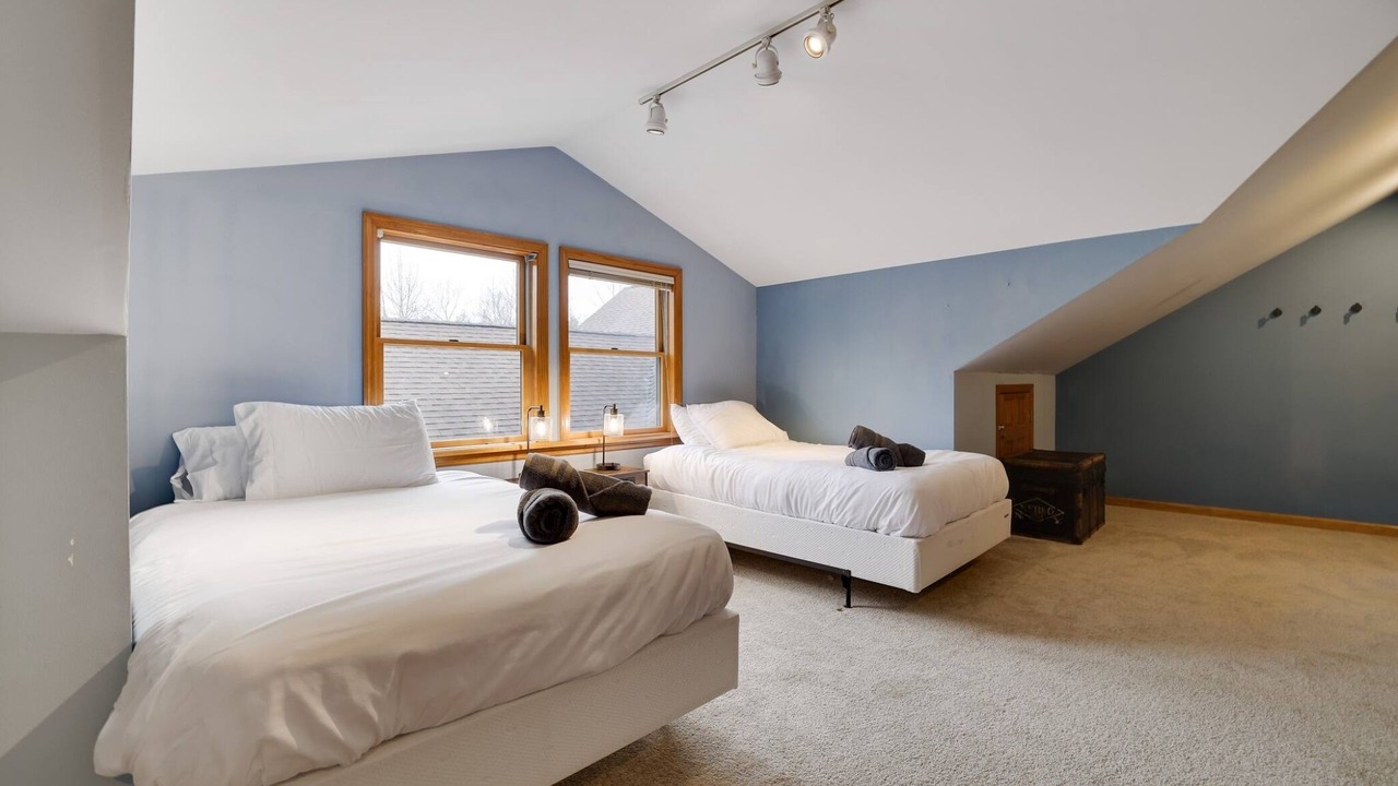 Photo of Others in Canadensis