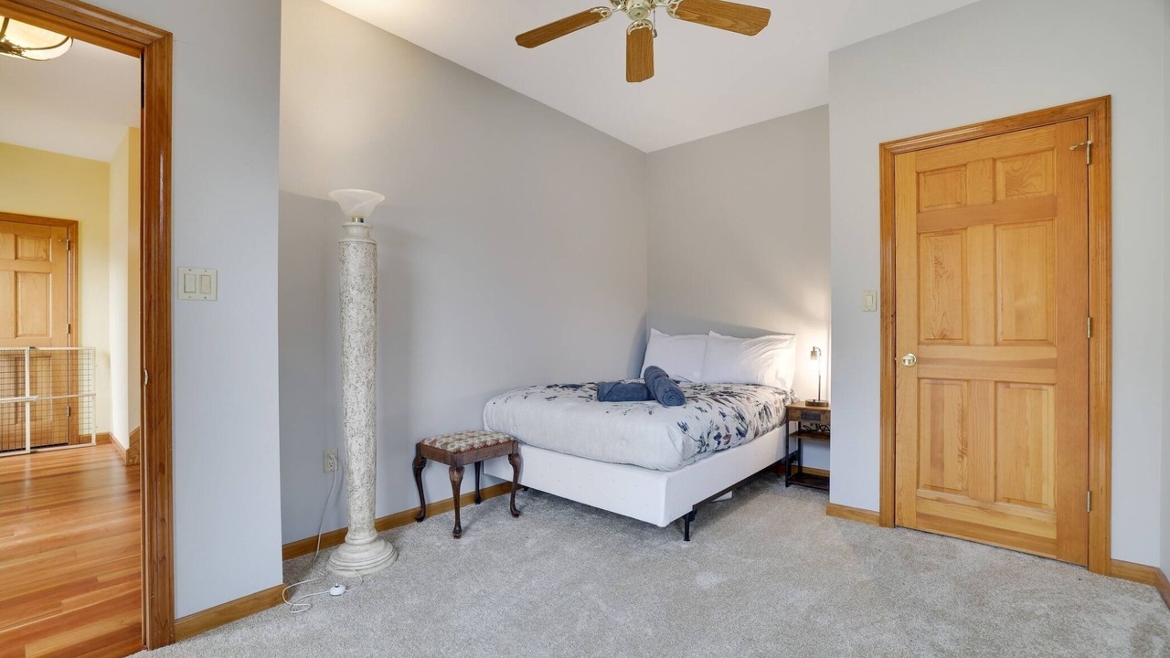 Photo of Others in Canadensis