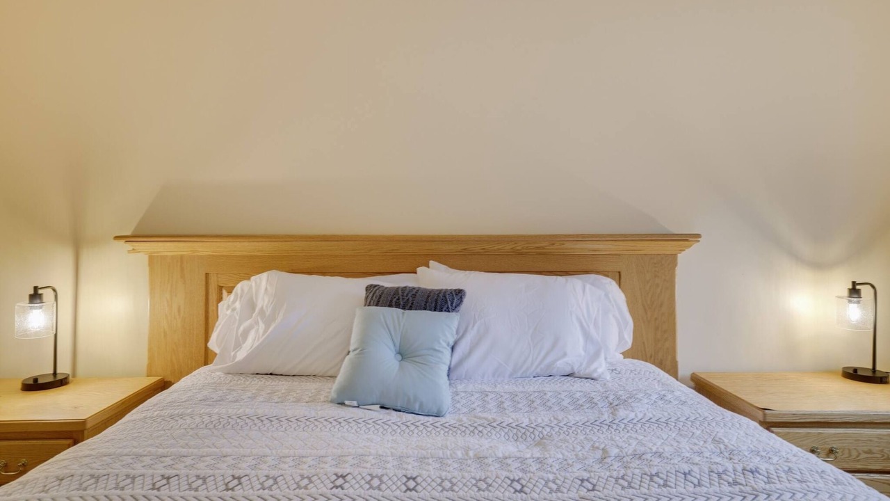 Photo of Others in Canadensis