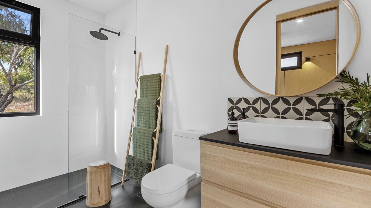 Photo of Bathroom in Minlacowie