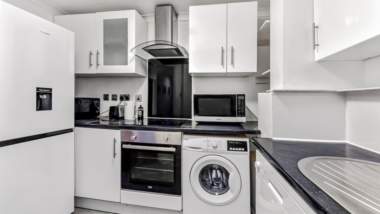 Photo of Kitchen in Surrey Docks