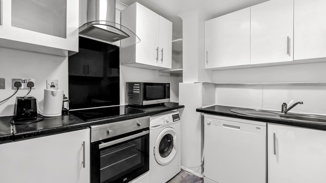 Photo of Kitchen in Surrey Docks