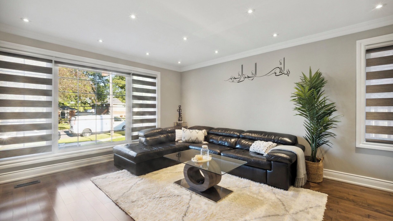 Photo of Livingroom in Golfdale Gardens