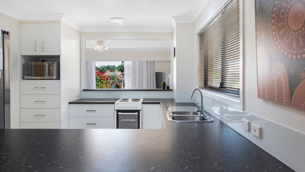 Photo of Kitchen in Mermaid Waters