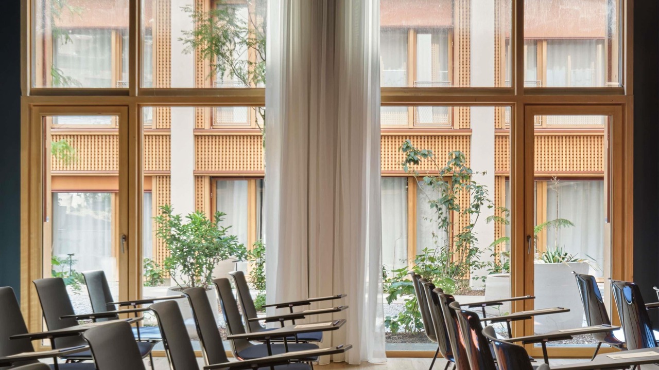 Photo of Others in Pantin