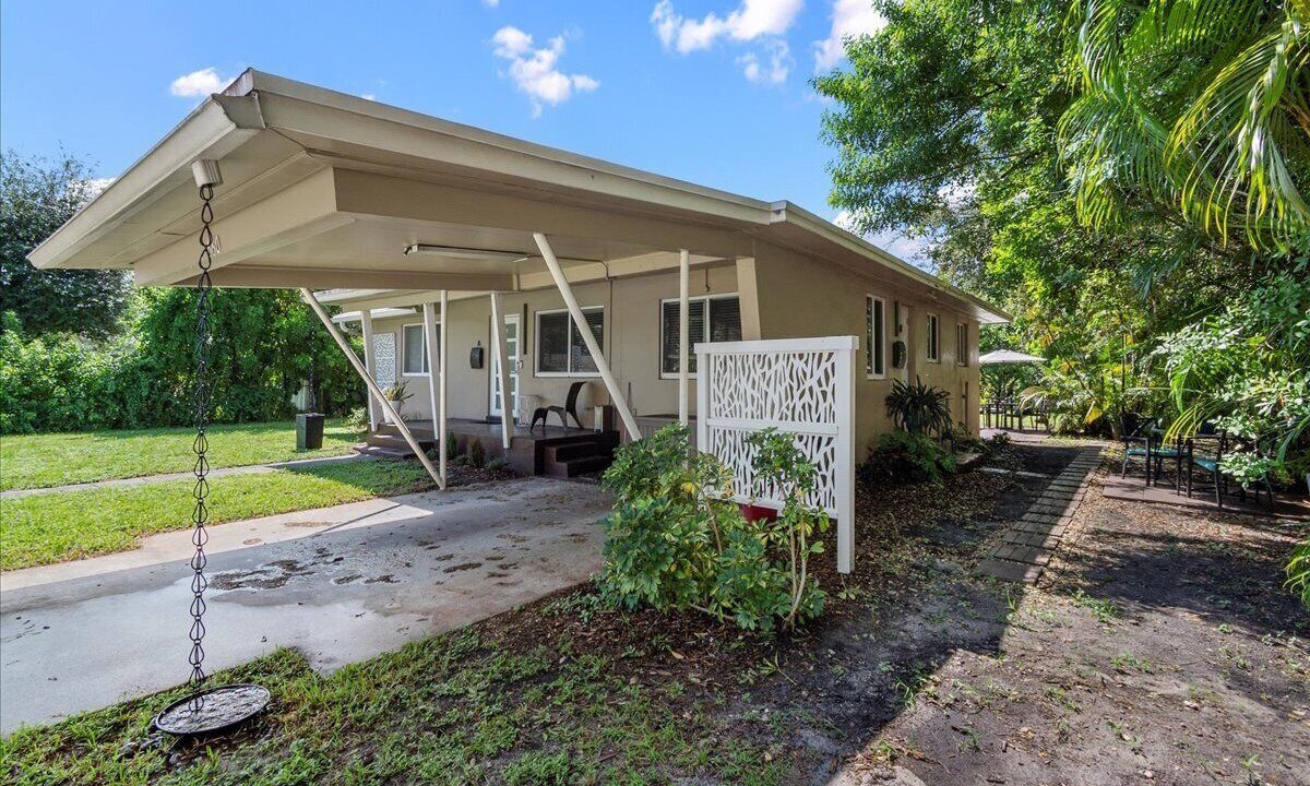 Photo of Outdoor in Oakland Park
