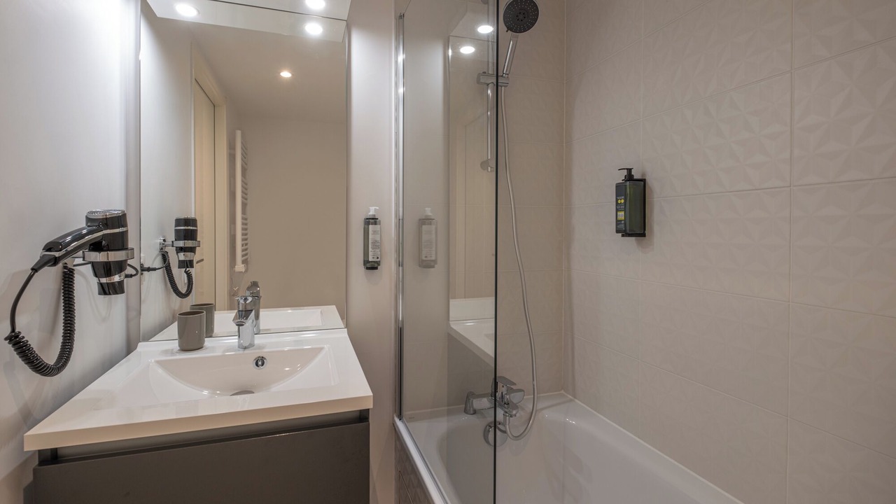 Photo of Bathroom in Villejuif