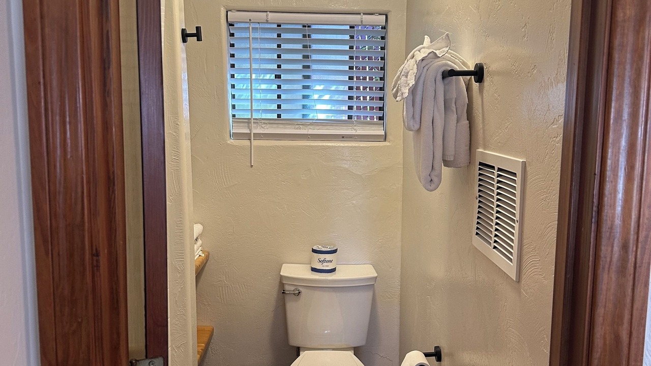 Photo of Bedroom in Lee Vining
