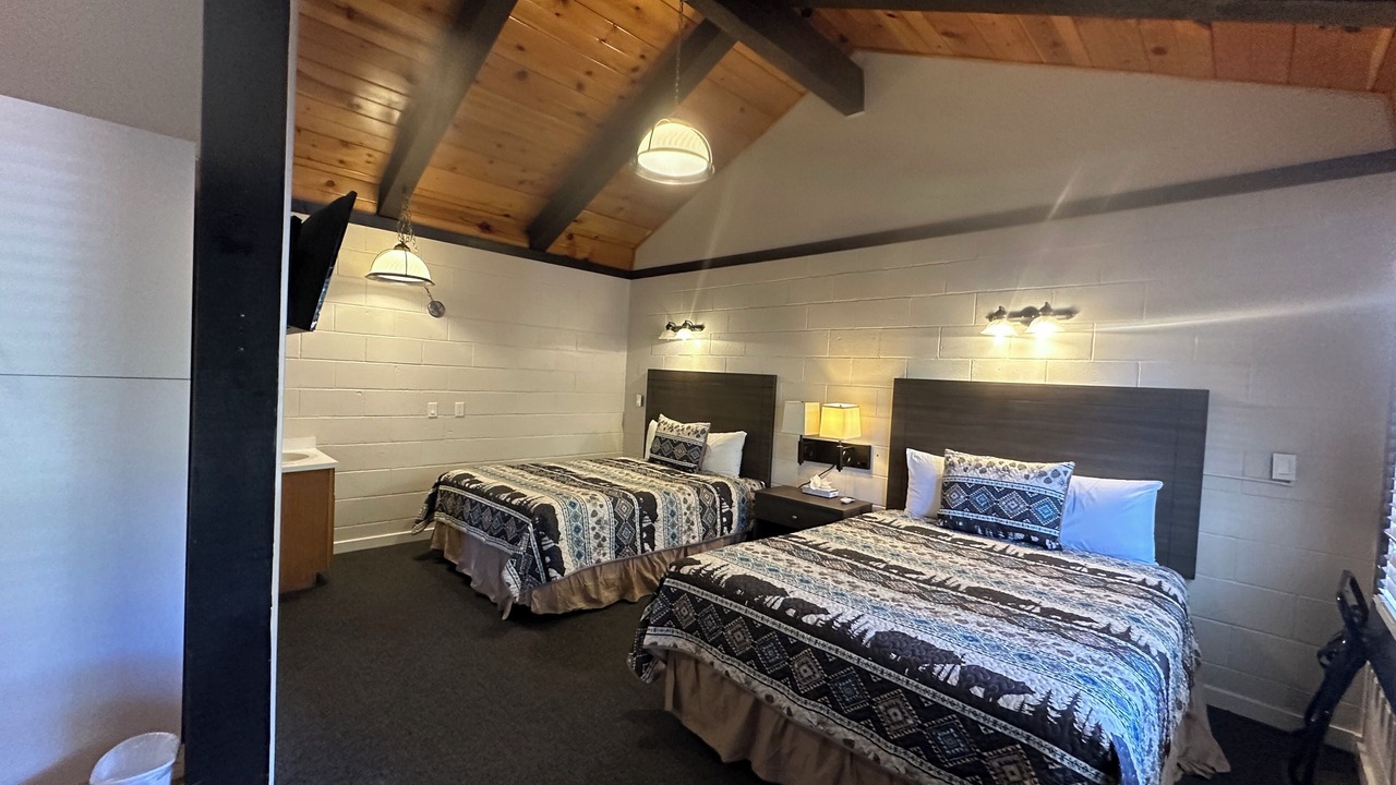 Photo of Bedroom in Lee Vining