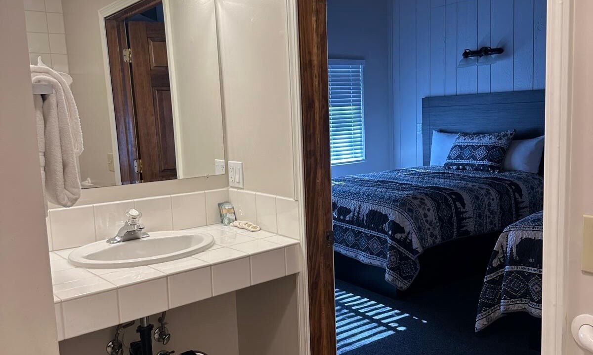Photo of Bathroom in Lee Vining