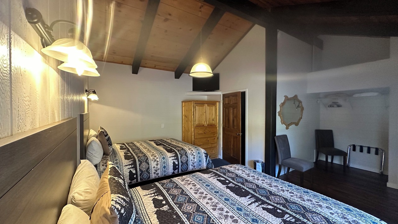 Photo of Bedroom in Lee Vining