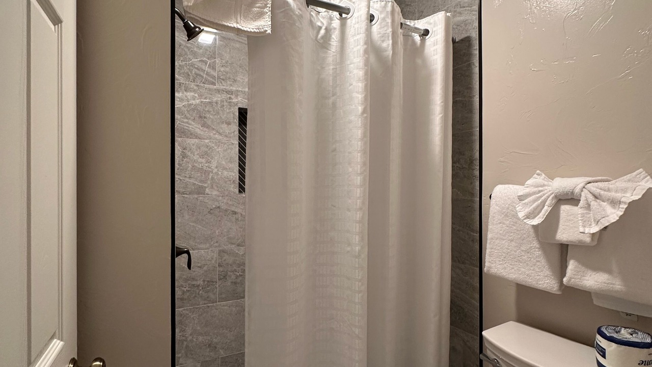 Photo of Bedroom in Lee Vining