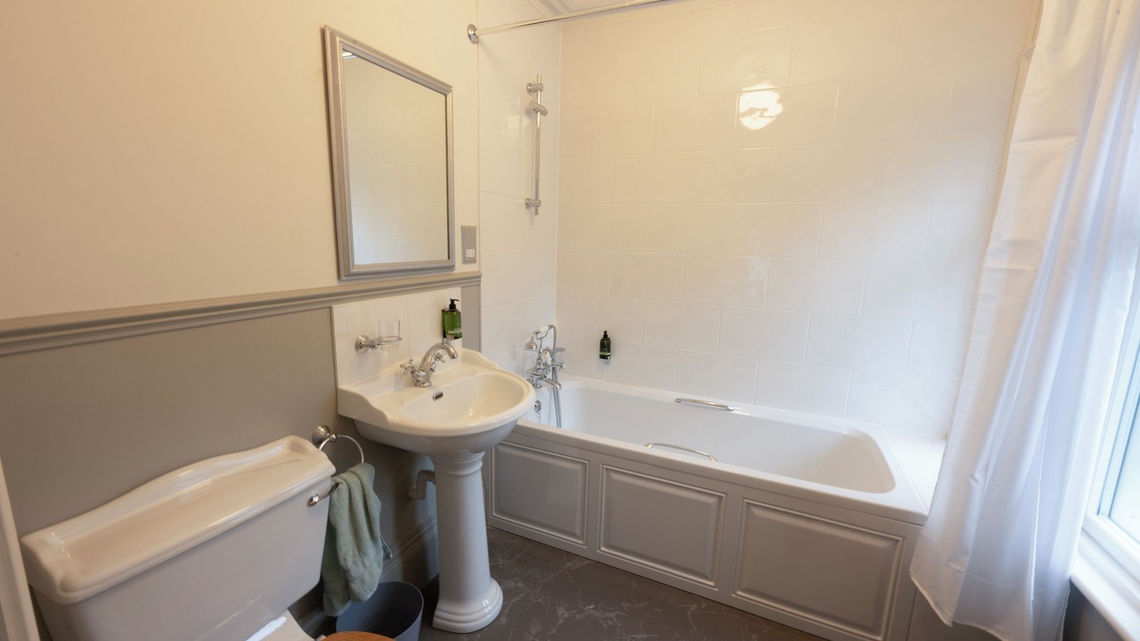 Photo of Bathroom in Worth