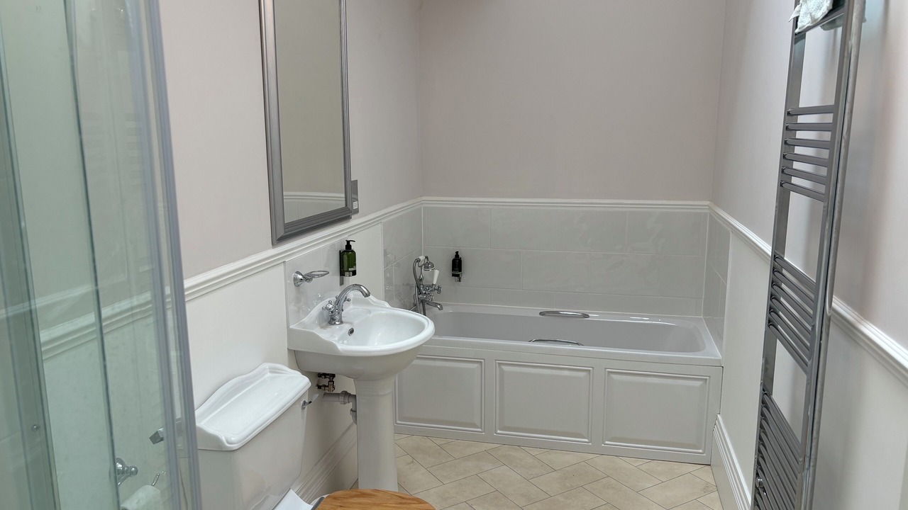 Photo of Bathroom in Worth