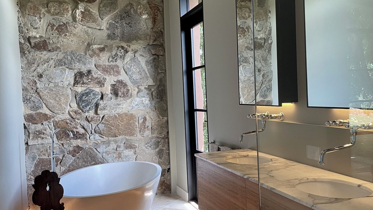 Photo of Others in Red Hill