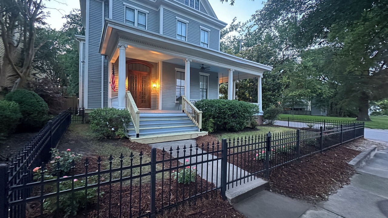 Photo of Outdoor in East of Broadway