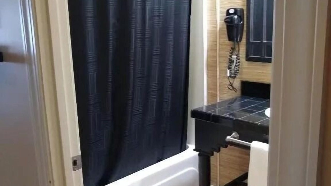 Photo of Bathroom in Mayfield