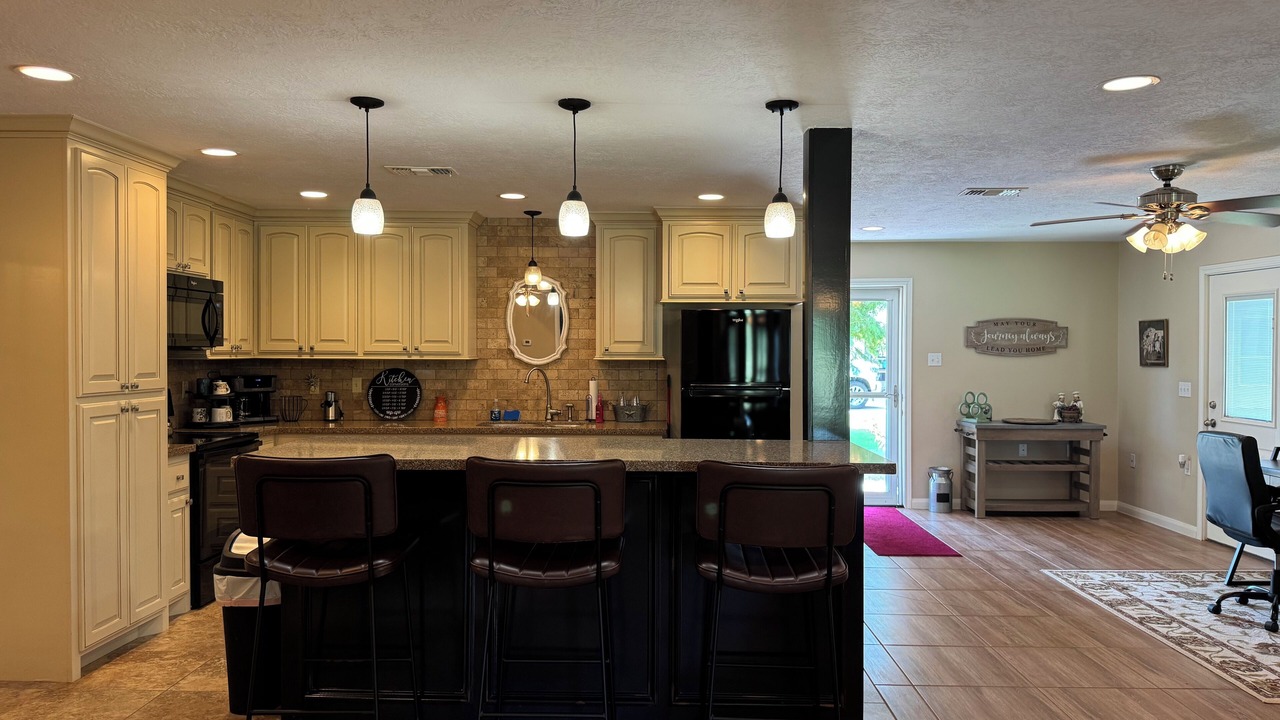 Photo of Kitchen in Sealy