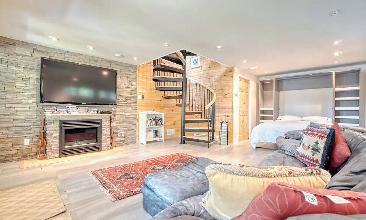 Photo of Livingroom in Val-des-Monts