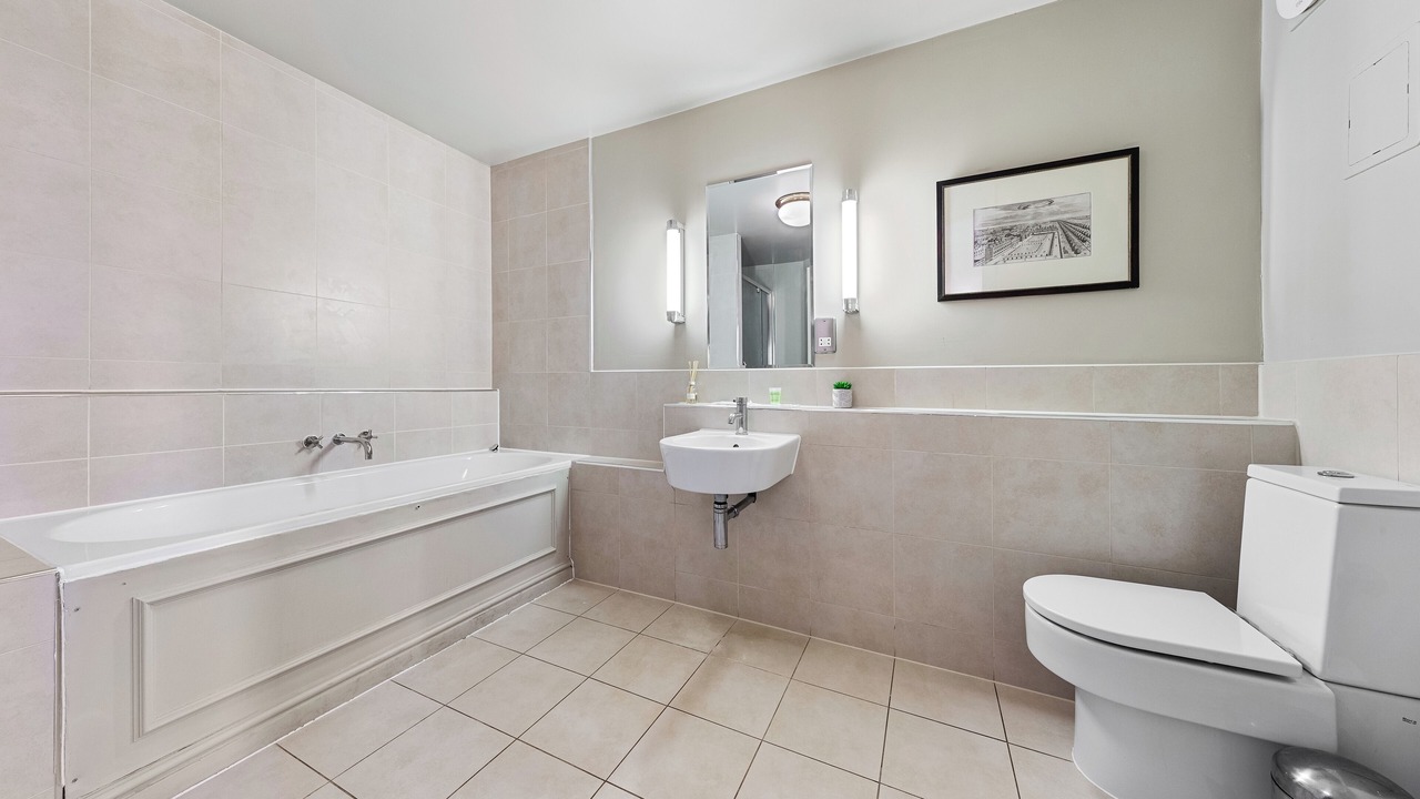 Photo of Bathroom in Windsor City Centre