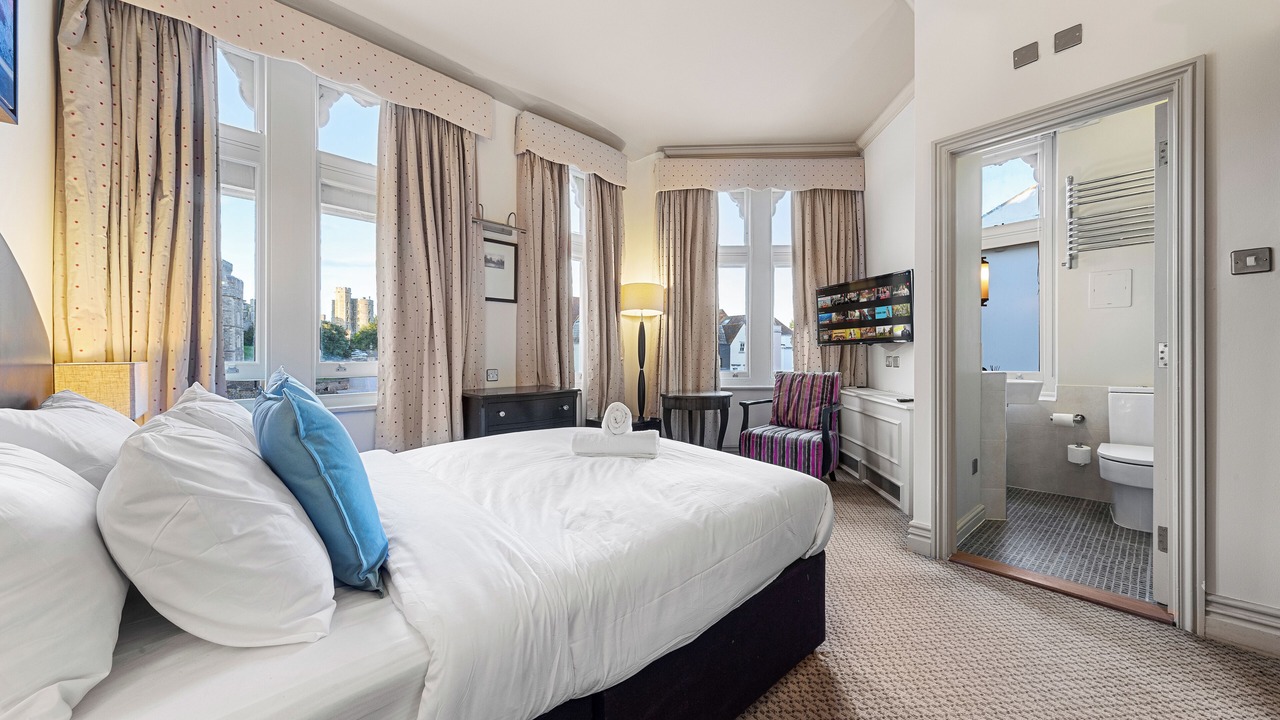 Photo of Bedroom in Windsor City Centre