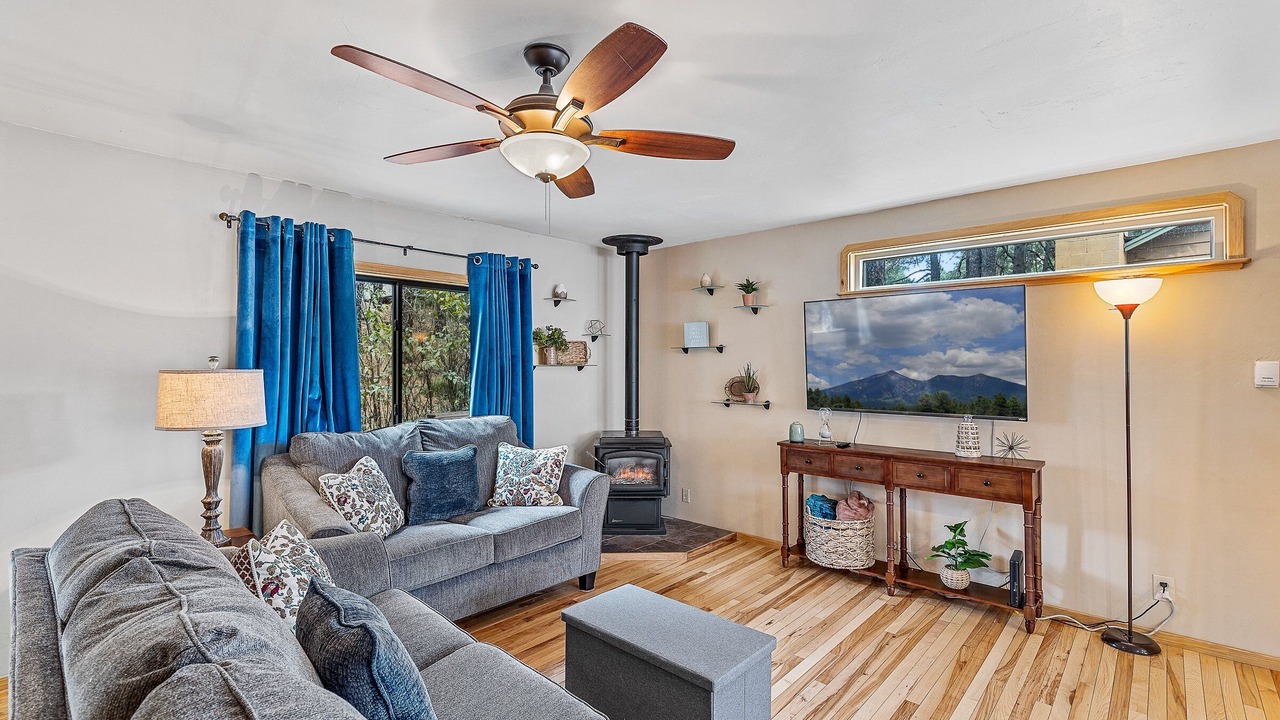 Photo of Livingroom in Mountainaire
