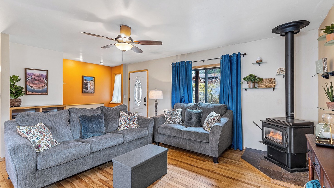 Photo of Livingroom in Mountainaire