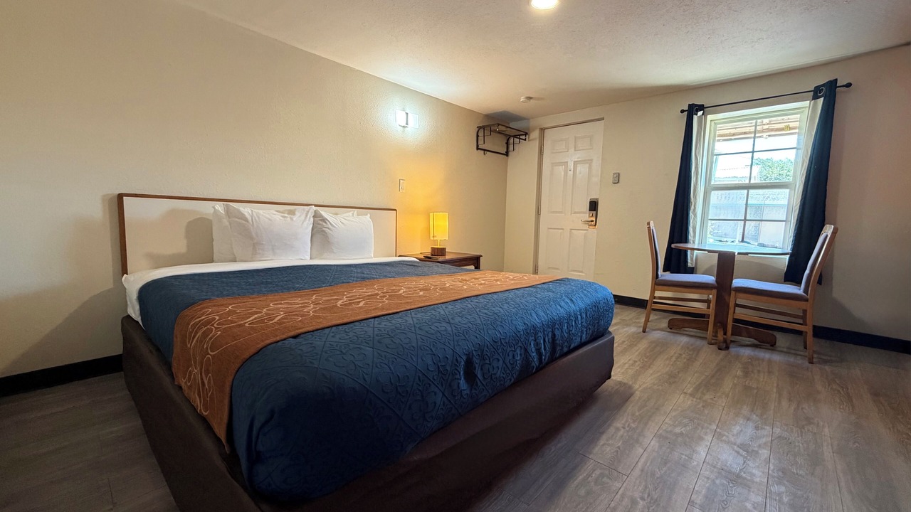 Photo of Bedroom in Elmwood Area