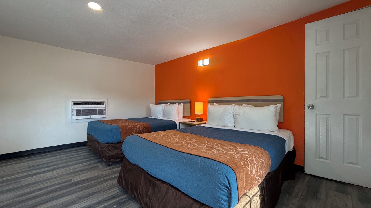 Photo of Bedroom in Elmwood Area