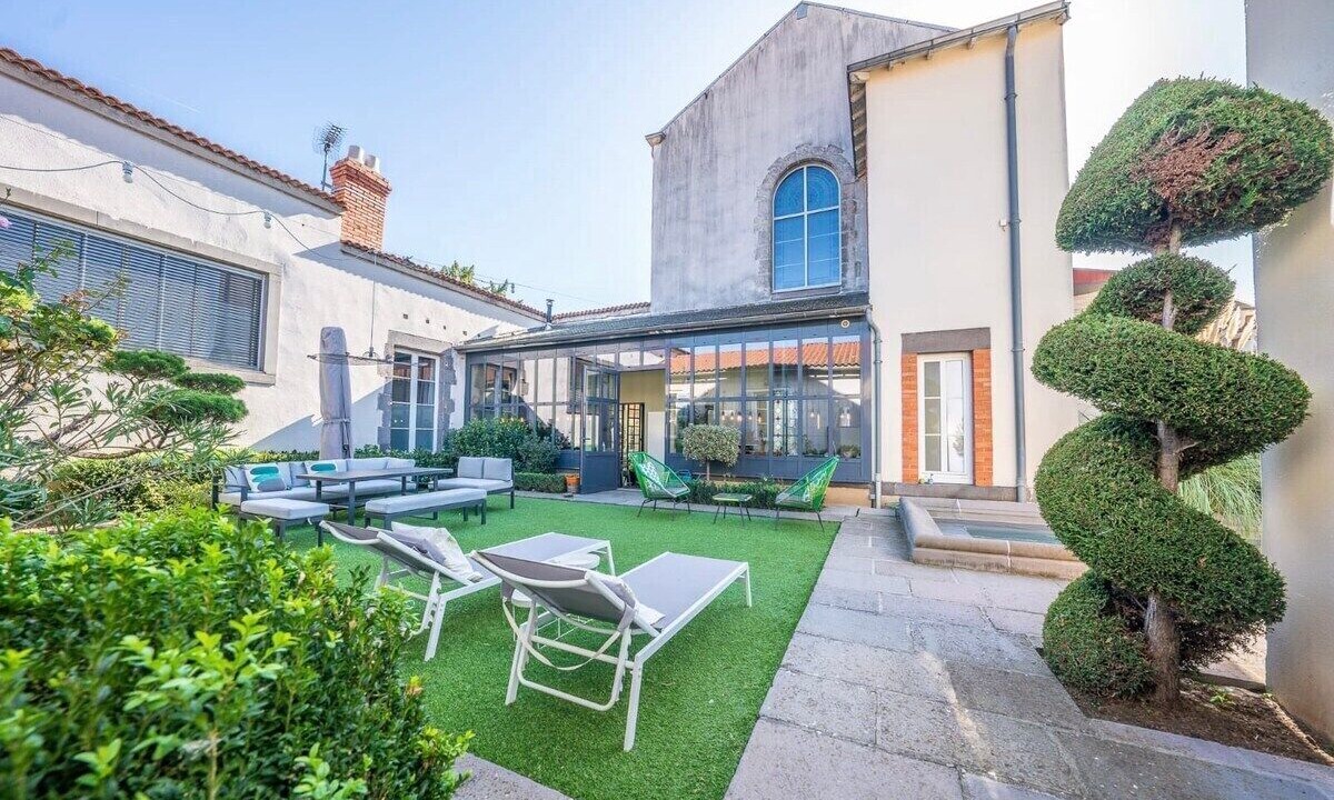 Photo of Patio Balcony in Pont-du-Chateau