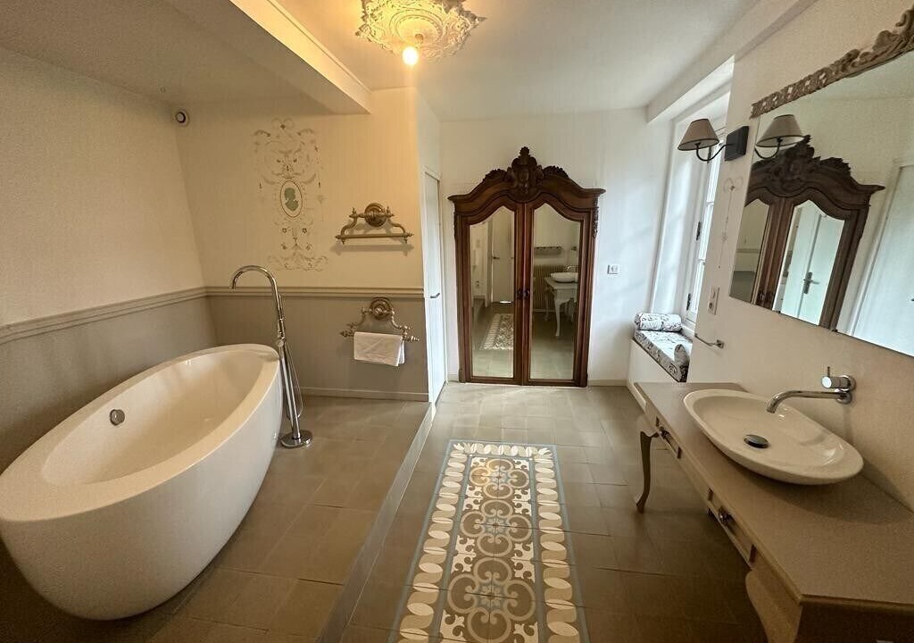 Photo of Bathroom in Pont-du-Chateau