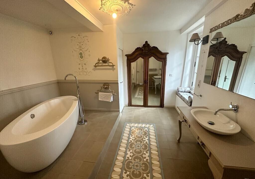 Photo of Bathroom in Pont-du-Chateau